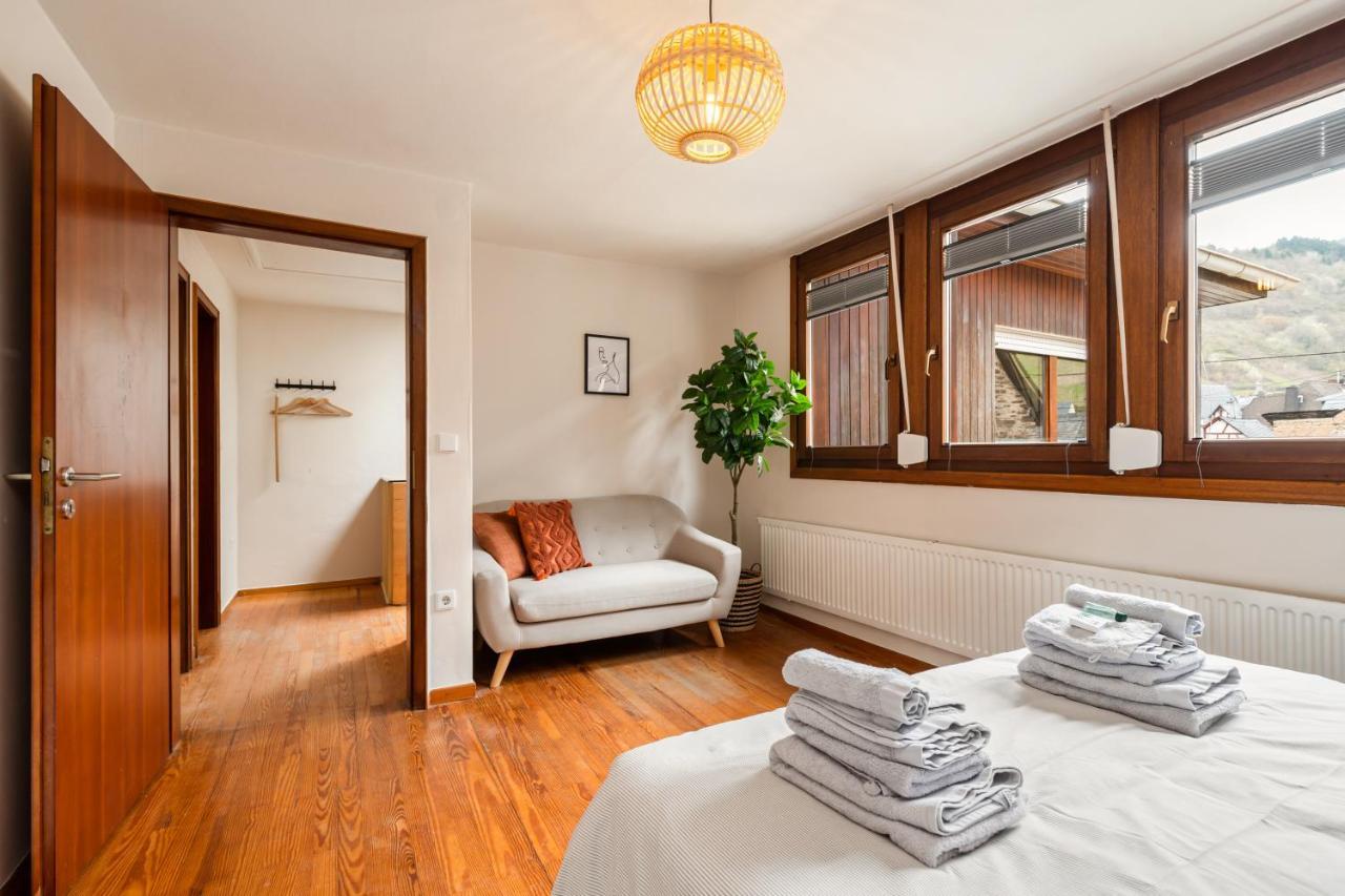 Haus Blaue Traube Mit Moselblick Appartement Ediger-Eller Buitenkant foto
